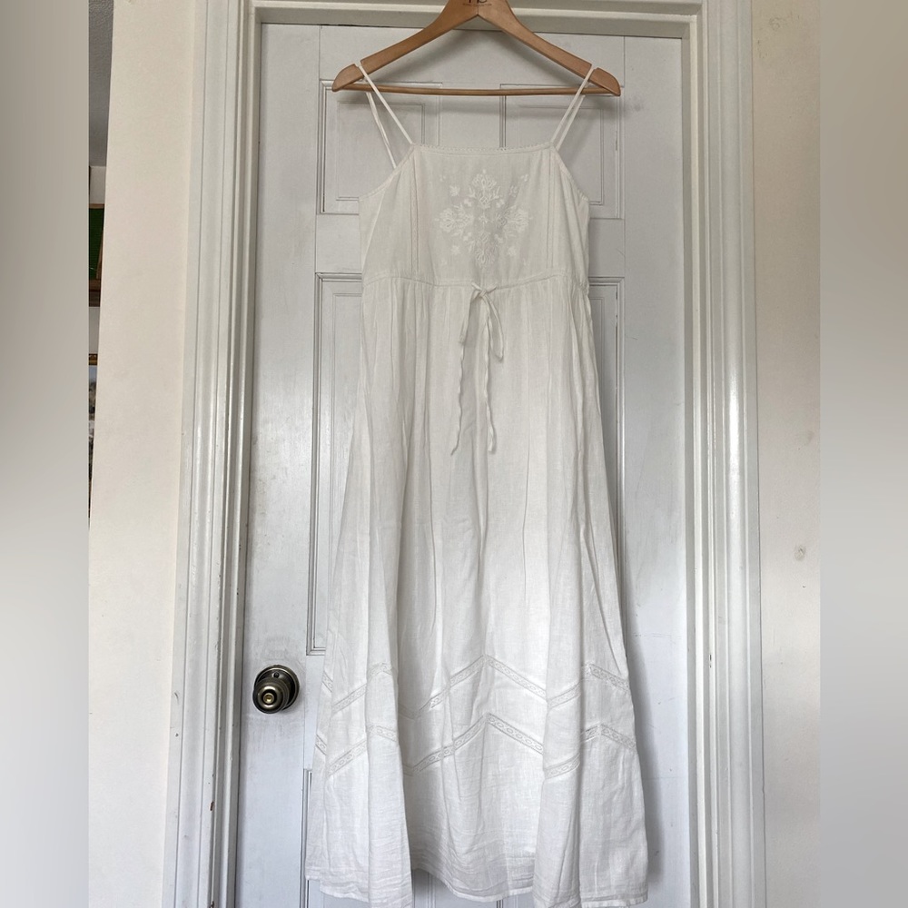 White Zara embroidery maxi dress